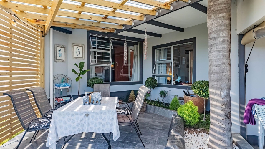 5 Bedroom Property for Sale in Fraaiuitsig Western Cape